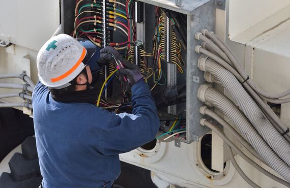 インフラを支える安定企業で社会に貢献しませんか | 東京で電気工事スタッフの求人を行っている株式会社旭希昇